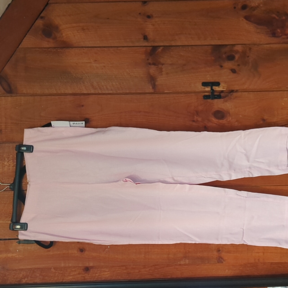 Pink cropped pants